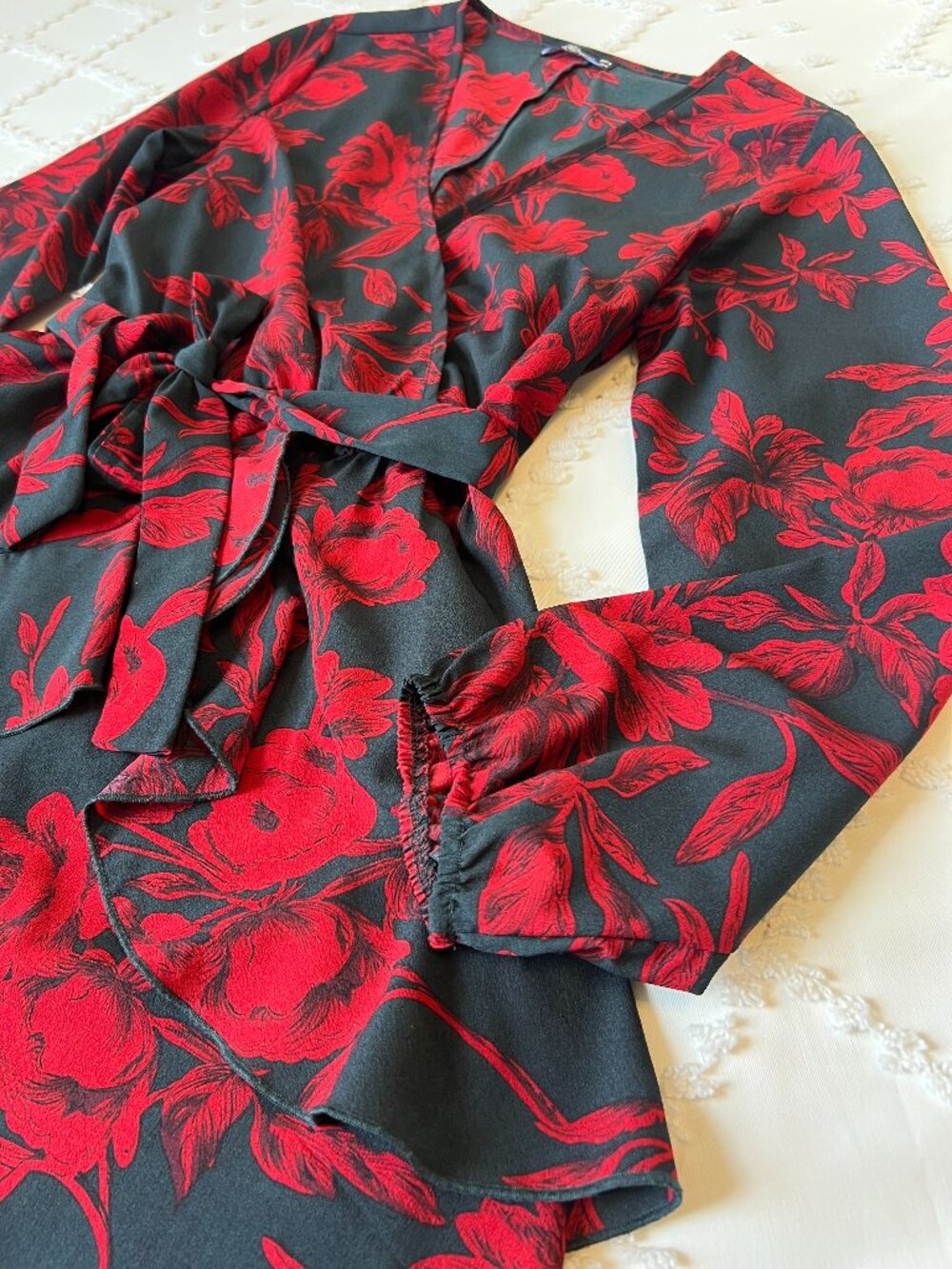 Uguest Black-Red Floral Wrap Design Mini Dress Long Sleeve V-Neck Tie Waist MED